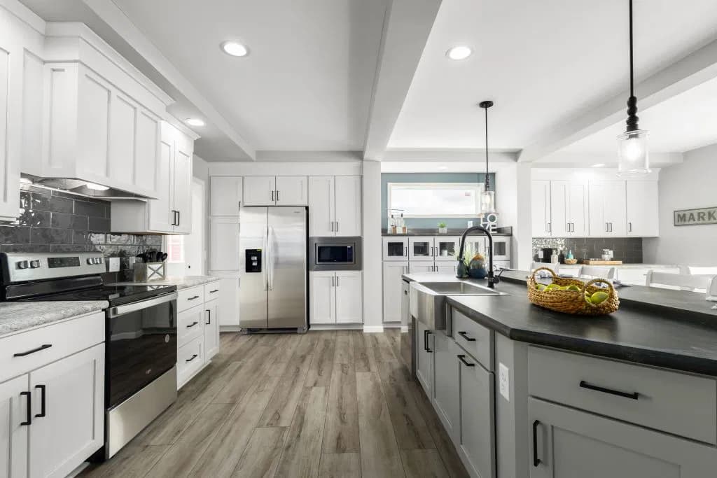 Ultra ranch kitchen home features