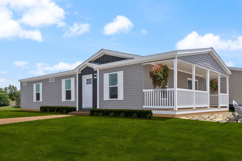 Uproar 28483u hero, elevation, and exterior home features