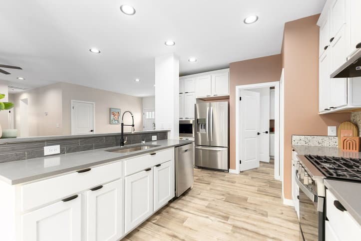 Kiawah kitchen home features