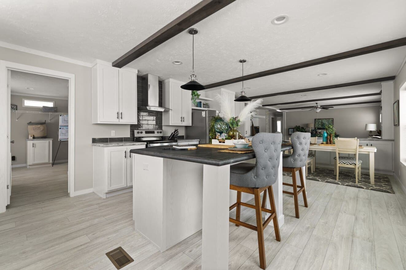 Beam house 32603x kitchen home features