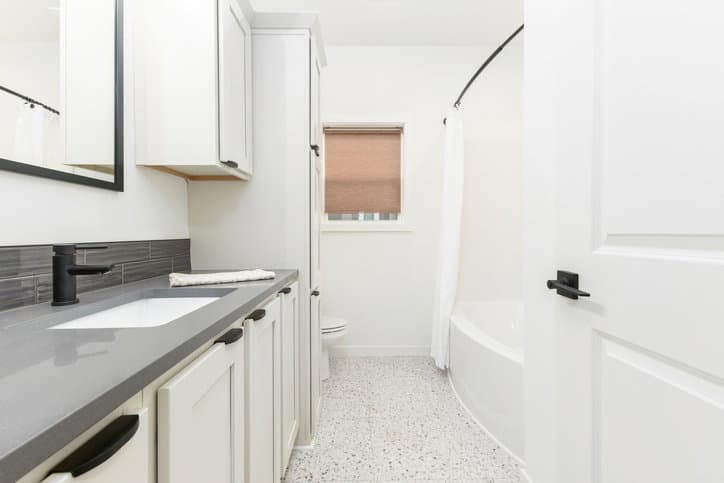 Kiawah bathroom home features